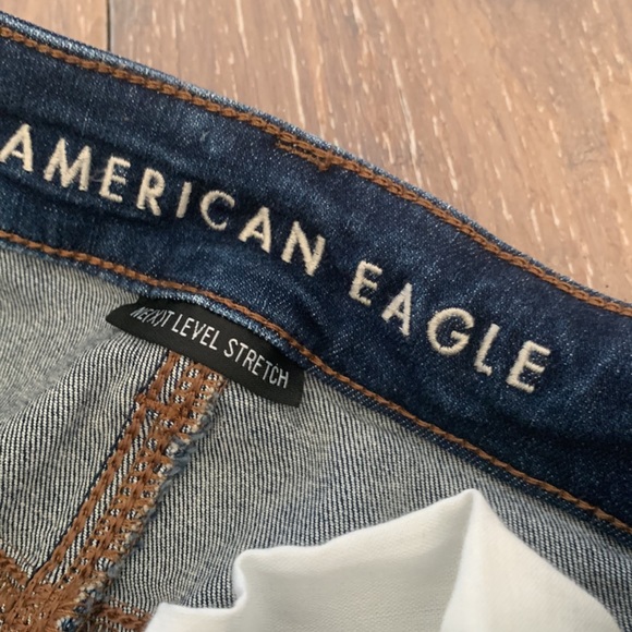 american eagle jeans stretchy with rips - Picture 3 of 5